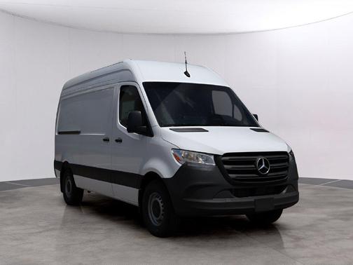 Arctic White 2026 Mercedes-Benz Sprinter 2500 144 WB HIGH ROOF