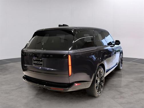 2025 Land Rover Range Rover P530 SE
