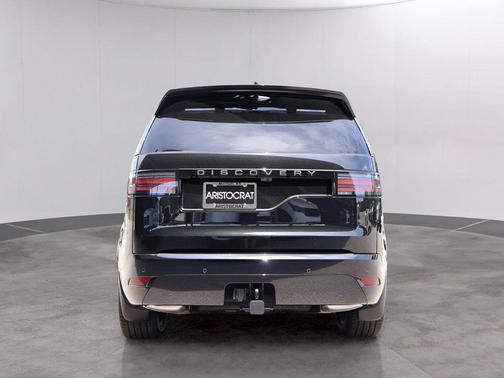 Santorini Black 2025 Land Rover Discovery P300 Dynamic SE