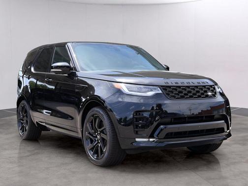 Santorini Black 2025 Land Rover Discovery P300 Dynamic SE