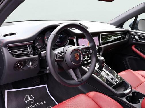 2023 Porsche Macan S
