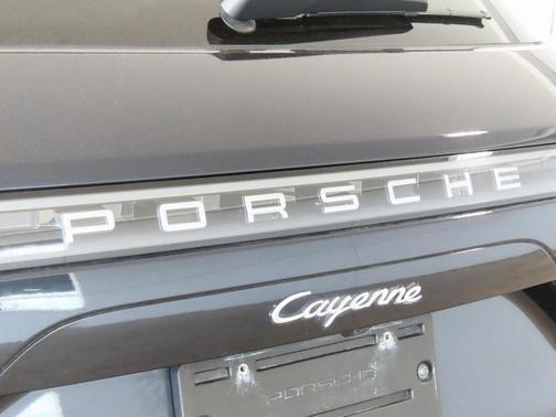 2020 Porsche Cayenne Base