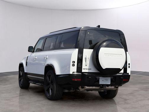 2026 Land Rover Defender P400 X-Dynamic SE