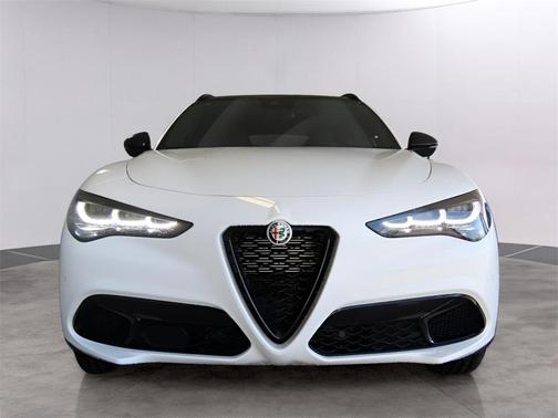2025 Alfa Romeo Stelvio Base