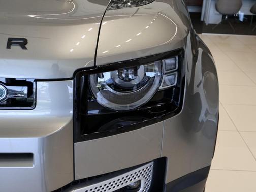 2025 Land Rover Defender P300