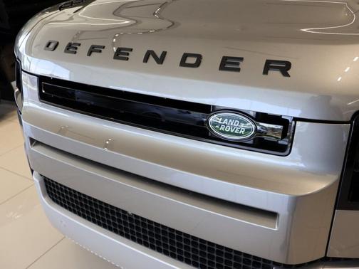 2025 Land Rover Defender P300