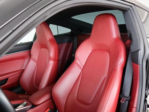 2020 Porsche 911 Carrera S