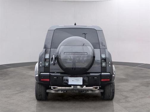 2026 Land Rover Defender 110 X-Dynamic SE