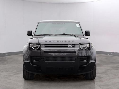 2026 Land Rover Defender 110 X-Dynamic SE