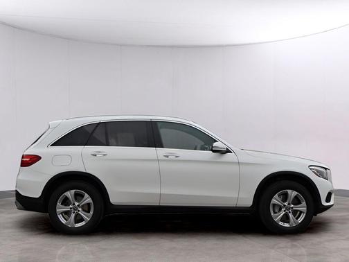 White 2018 Mercedes-Benz GLC 300 Base 4MATIC