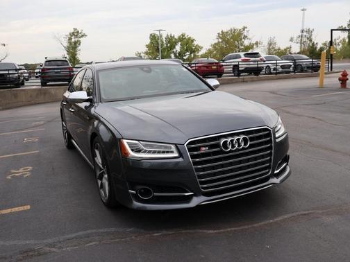 2016 Audi S8 4.0T Plus