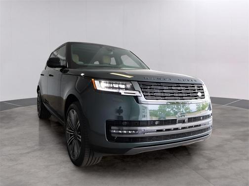 2025 Land Rover Range Rover P400 SE 7 Seat