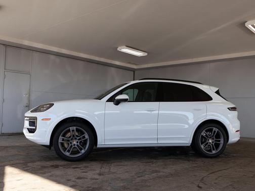 2025 Porsche Cayenne Base