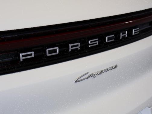 2025 Porsche Cayenne Base