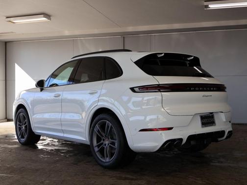 2025 Porsche Cayenne Base