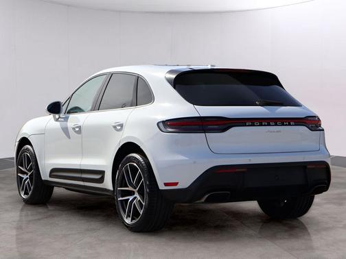 2025 Porsche Macan 