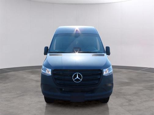 2025 Mercedes-Benz Sprinter 2500 Standard Roof