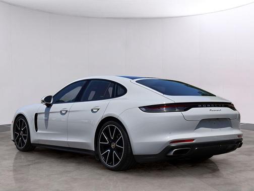 Chalk 2022 Porsche Panamera 4