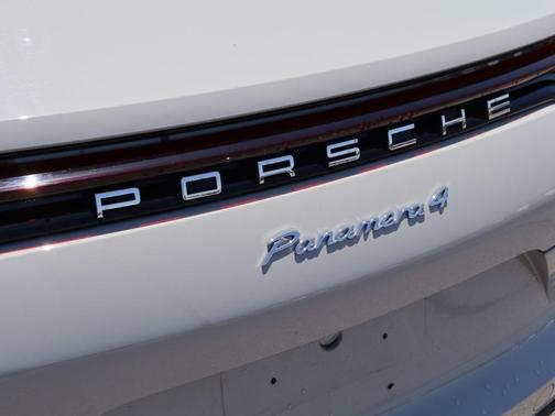 Chalk 2022 Porsche Panamera 4