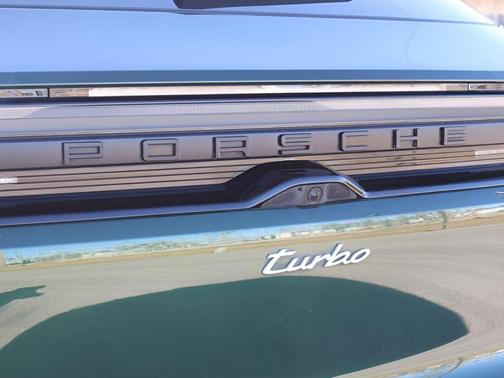 2024 Porsche Macan Turbo