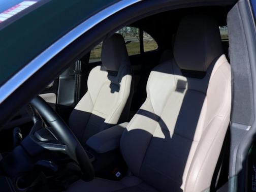 2024 Porsche Macan Turbo