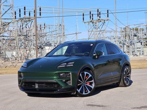2024 Porsche Macan Turbo