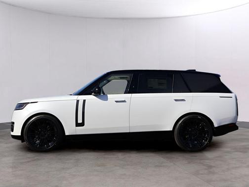 Ostuni Pearl White 2026 Land Rover Range Rover P400 SE 7 Seat