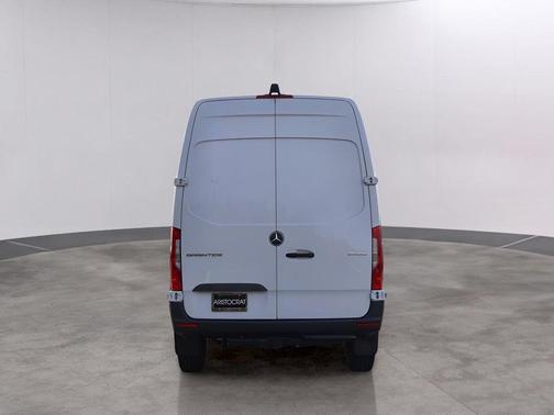 Arctic White 2026 Mercedes-Benz Sprinter 2500 144 WB