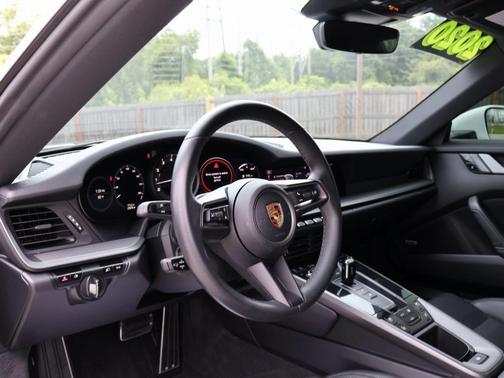 2020 Porsche 911 Carrera