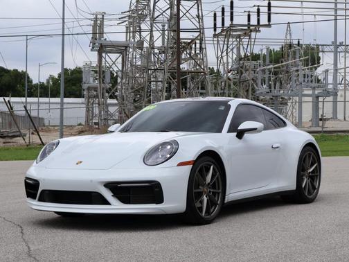 2020 Porsche 911 Carrera