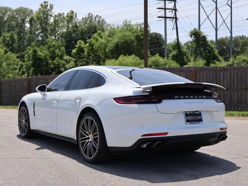 2019 Porsche Panamera Turbo