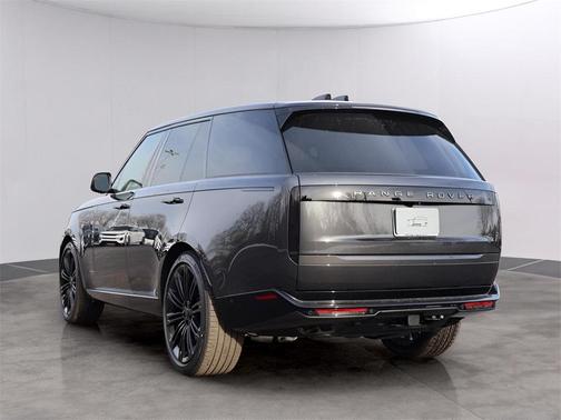 2026 Land Rover Range Rover P530 SE