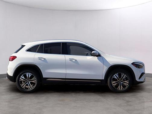 Polar White 2026 Mercedes-Benz GLA 250 Base 4MATIC