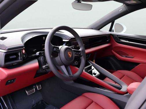 2025 Porsche Macan 4S