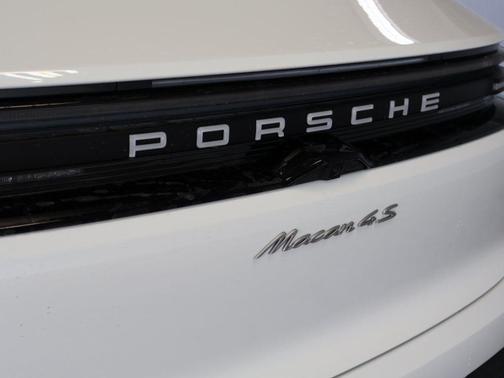 2025 Porsche Macan 4S