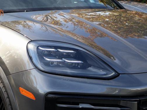 2025 Porsche Cayenne AWD