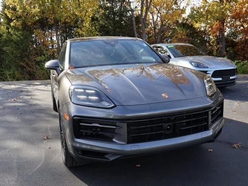 2025 Porsche Cayenne AWD