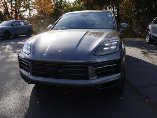 2025 Porsche Cayenne AWD