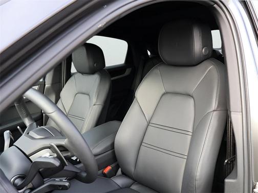 2025 Porsche Cayenne AWD