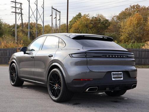 2025 Porsche Cayenne AWD