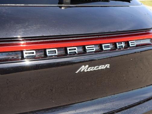 2023 Porsche Macan 