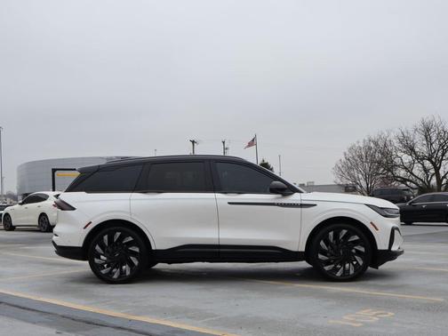 2024 Lincoln Nautilus Reserve