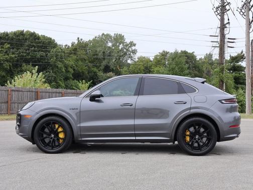 2025 Porsche Cayenne Turbo