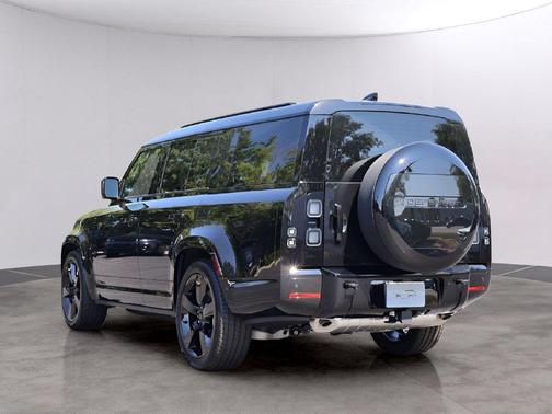 Santorini Black 2026 Land Rover Defender P400 X-Dynamic SE