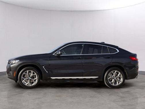 2025 BMW X4 xDrive30i