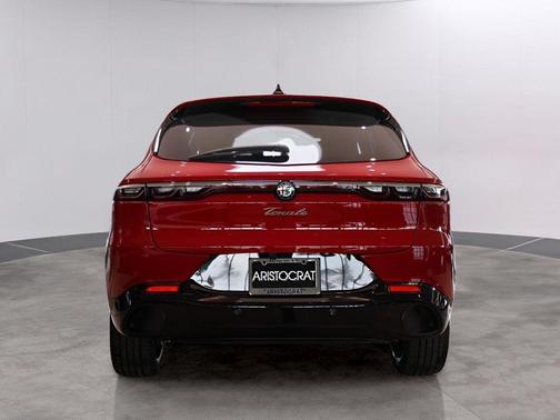 2025 Alfa Romeo Tonale Base