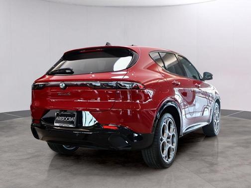 2025 Alfa Romeo Tonale Base