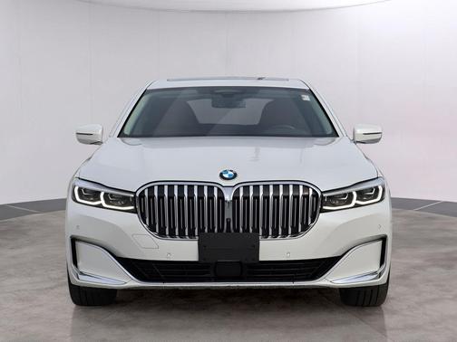 2021 BMW 740 i xDrive