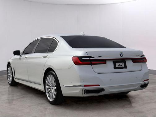 2021 BMW 740 i xDrive