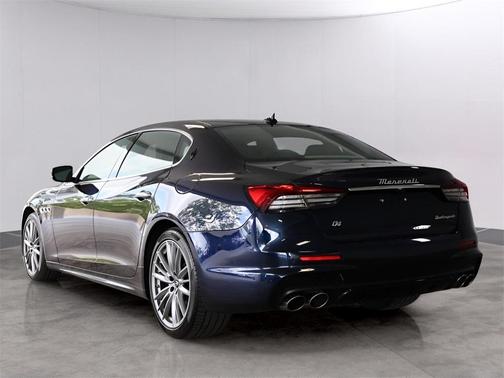 2022 Maserati Quattroporte Modena Q4